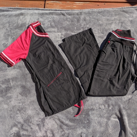 Black and red Scrub set - Picture 1 of 6